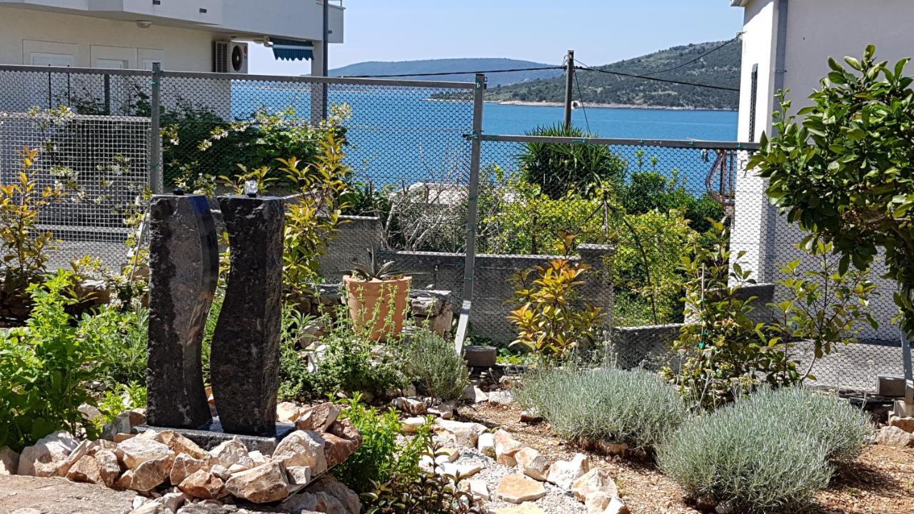 Villa Oliva Seget Vranjica Esterno foto